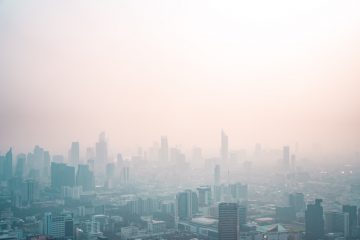 Zanieczyszczone powietrze w mieście